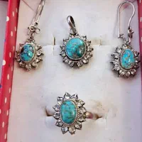 فیروزه نیشابور.گردنبد خورشیدی