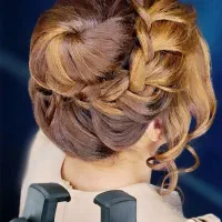 خدمات و اموزش|خدمات آرایشگری و زیبایی|تربت جام, بیست متری منبع آب|دیوار