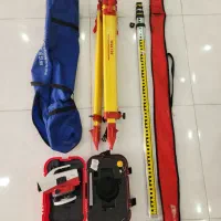 دوربین نقشه برداری  NA532 با سه پایه چوبی و شاخص