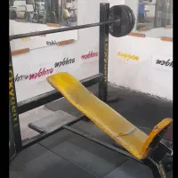 میز بالا سینه