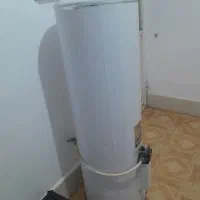 یک عدد ابگرمکن ایستاده ستوده