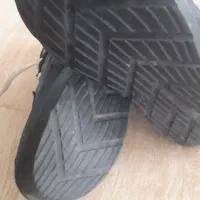 کفش پسرانه سایز ۳۷ در حد نو قیمت ۲۵۰ هزار