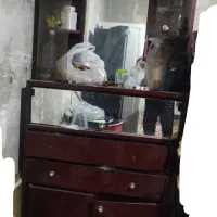 حراج کمد فلزی بعلت نیاز مالی بفروش میرسد