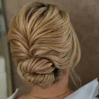 انجام شنیون کاشت مژه ومیکاپ وهمکاری با سالنها|خدمات آرایشگری و زیبایی|اندیشه, اندیشه فاز ۱|دیوار