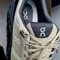 کتونی اصل برند سوییسی on ،حرفه ای برای پیاده روی