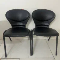 میز مانیکور و صندلی مخصوص، در حد نو|آرایشگاه و سالن‌های زیبایی|اراک, |دیوار