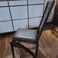 تعداد 6 عدد صندلی چوبی