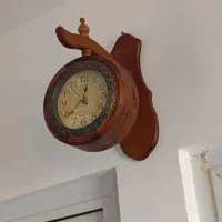 ساعت دیواری دوطرفه چوبی
