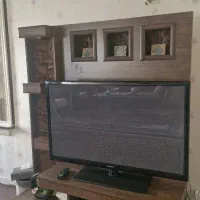 میز تلویزیون و تخت یک نفره