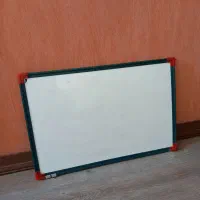 تخته وایت برد تمیز وکم کار
