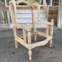 نجار ماهر یا نیمه ماهر اتباع