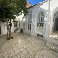 منزل-سنتی-قدیمی-بسیار-تمیز-بازسازی-شده