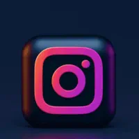 ادمین اینستاگرام و فیلمبردار با تجهیزات