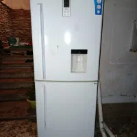 فروش یخچال فریزر در حد نو