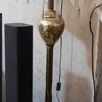 یک عدد آباژور ایستاده