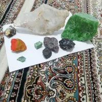تعدادی سنگ بفروش میرسد