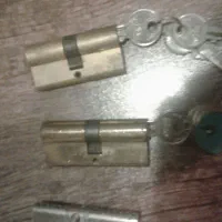 با سلام سه عدد مغزی درب منزل