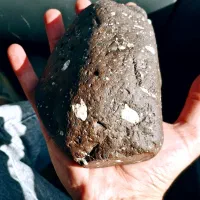 کارشناسی و خرید سنگ شهابسنگ یشم یاقوت زمرد کهربا