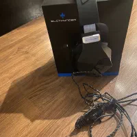 هدست گیمینگ با جعبه و لوازم جانبی
