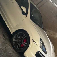 پورشه  کایین  جی  تی‌ اس  ۸  سیلند  تو  قرمز