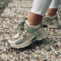 فروشگاه کتونی برند یازده یازده