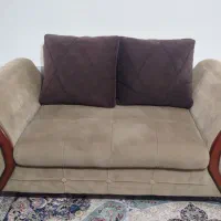 مبل راحتی و میز ناهارخوری