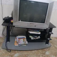 تلویزیون سامسونگ با میز