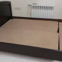 تخت دو نفره ، آینه و میز‌ درایور چوبی