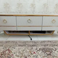 تخت سنتی چوب راش نو و میز تلویزیون نو