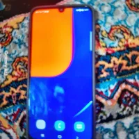 یه دستگاه گوشی سامسونگ A50
