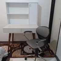 میز تحریر با کتابخانه و صندلی