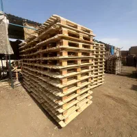 کارگر آشنا به صنایع چوب و پالت سازی