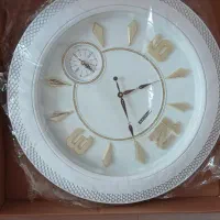 ساعت دیواری وندر سفید