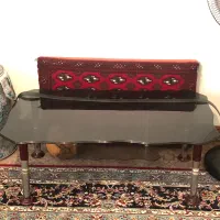 میز عسلی شیشه ای و کتیبه