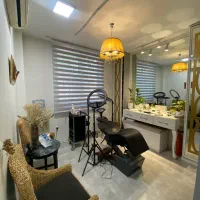 ۶۵مترهمکف‌درب‌مستقل‌سالن زیبایی«هنرستان»