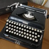 ماشین تحریر آلمانی AMRA|کلکسیون اشیاء عتیقه|تهران, علم و صنعت|دیوار