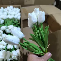شاخه لاله لمسی مناسب دسته گل عروس|گل مصنوعی|نیشابور, پاستور|دیوار