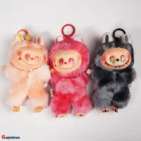 لبوبو انرژی و کوکا نشسته