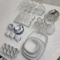 مقدار زیادی لوازم سرو