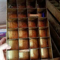 قالب کیک ۵ در ۵ هستش که نمی‌چسبه