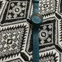 ساعت کاملا نو و شیک