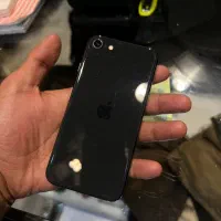 ایفون se