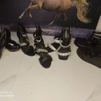 تعداد زیاد کفش کتونی .با.صندل.کیف بزرگ کیف کوچیک|کیف، کفش، کمربند|رشت, استقامت ۱|دیوار