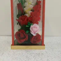 گل مصنوعی داخل باکس شیشه ای نونو