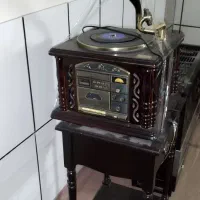 گرامافون و تلفن دیواری