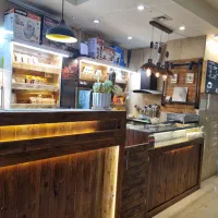 نیروی اقا برای کافه