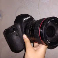 دوربین عکاسی canon 6D لنز ۵۰ فیکس