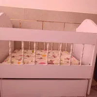 تخت و گهواره|تخت و صندلی بچه|مبارکه, |دیوار