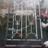 در و دروازه و حفاظ و پنجره نوع و کارکرده