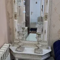 آیینه به همراه میز ودو عدد شمعدان